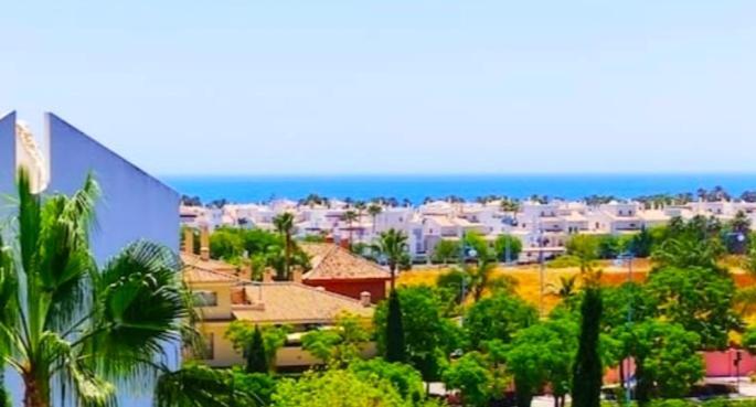 Junto Paseo Maritimo Piscinas Jardines Y Parking Apartment Marbella