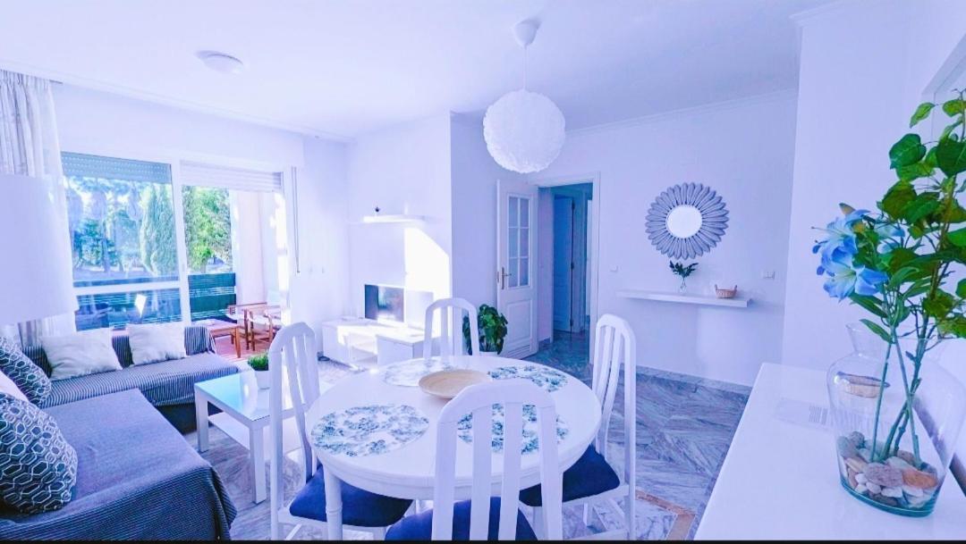 Apartment Junto Paseo Maritimo Piscinas Jardines Y Parking