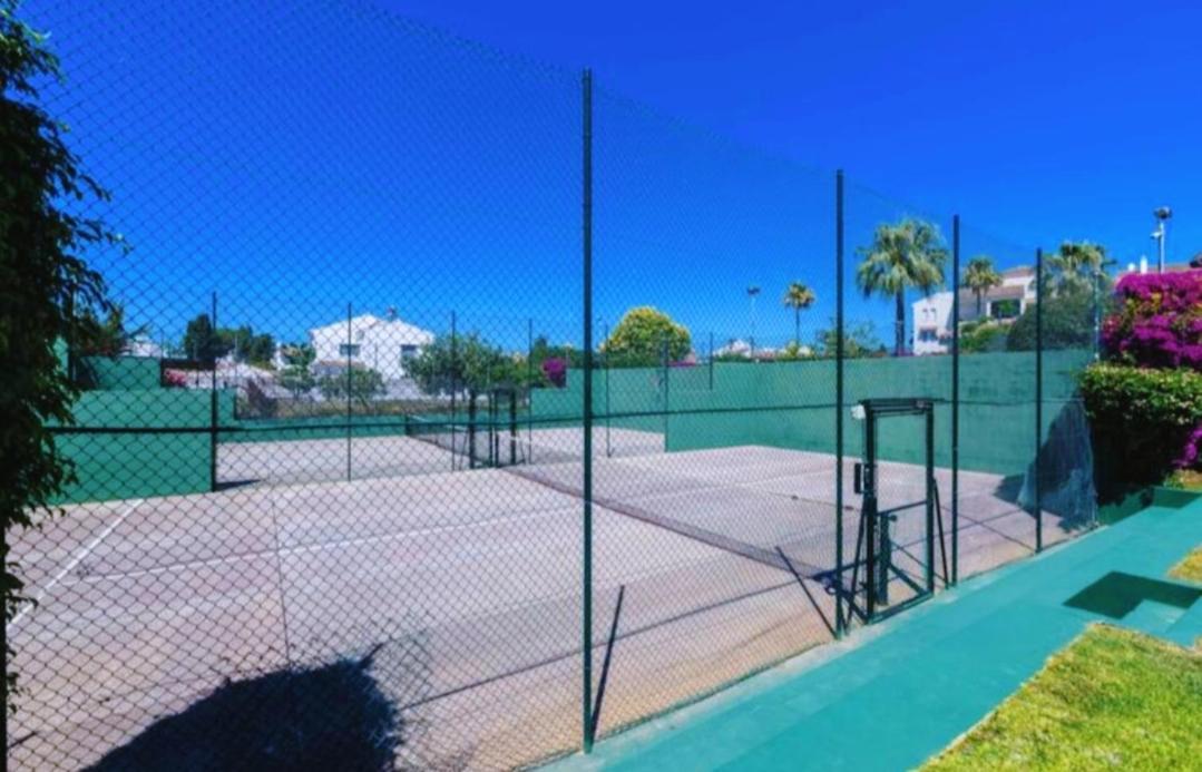 Junto Paseo Maritimo Piscinas Jardines Y Parking * Marbella