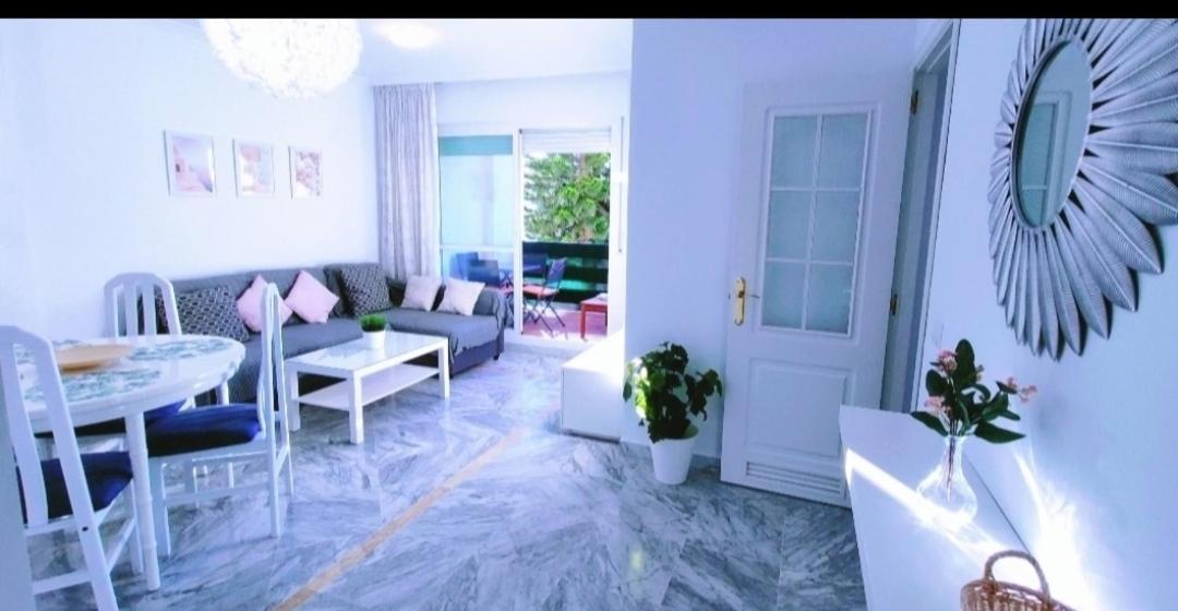Apartment Junto Paseo Maritimo Piscinas Jardines Y Parking