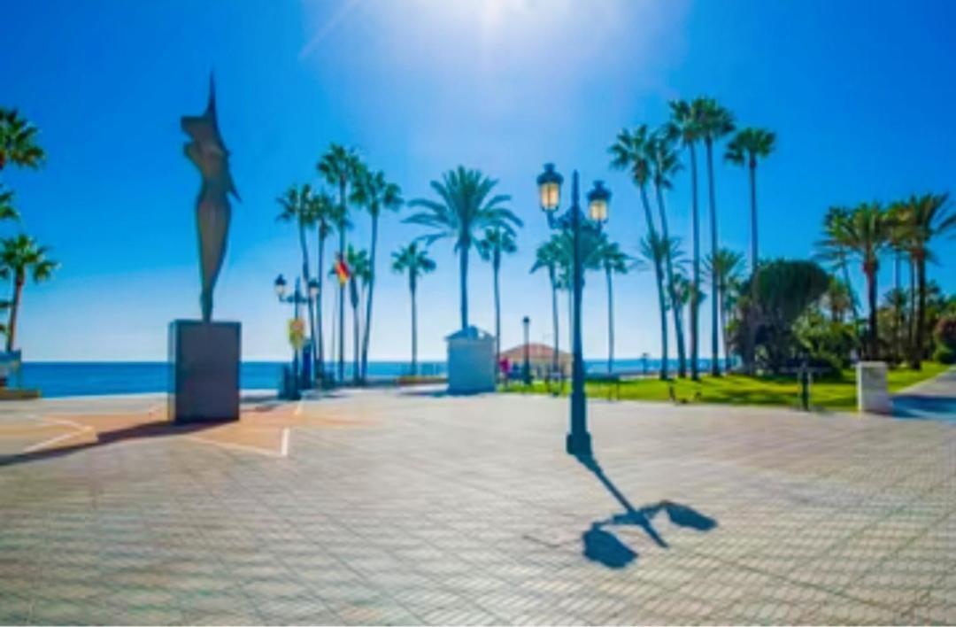 Junto Paseo Maritimo Piscinas Jardines Y Parking Apartment