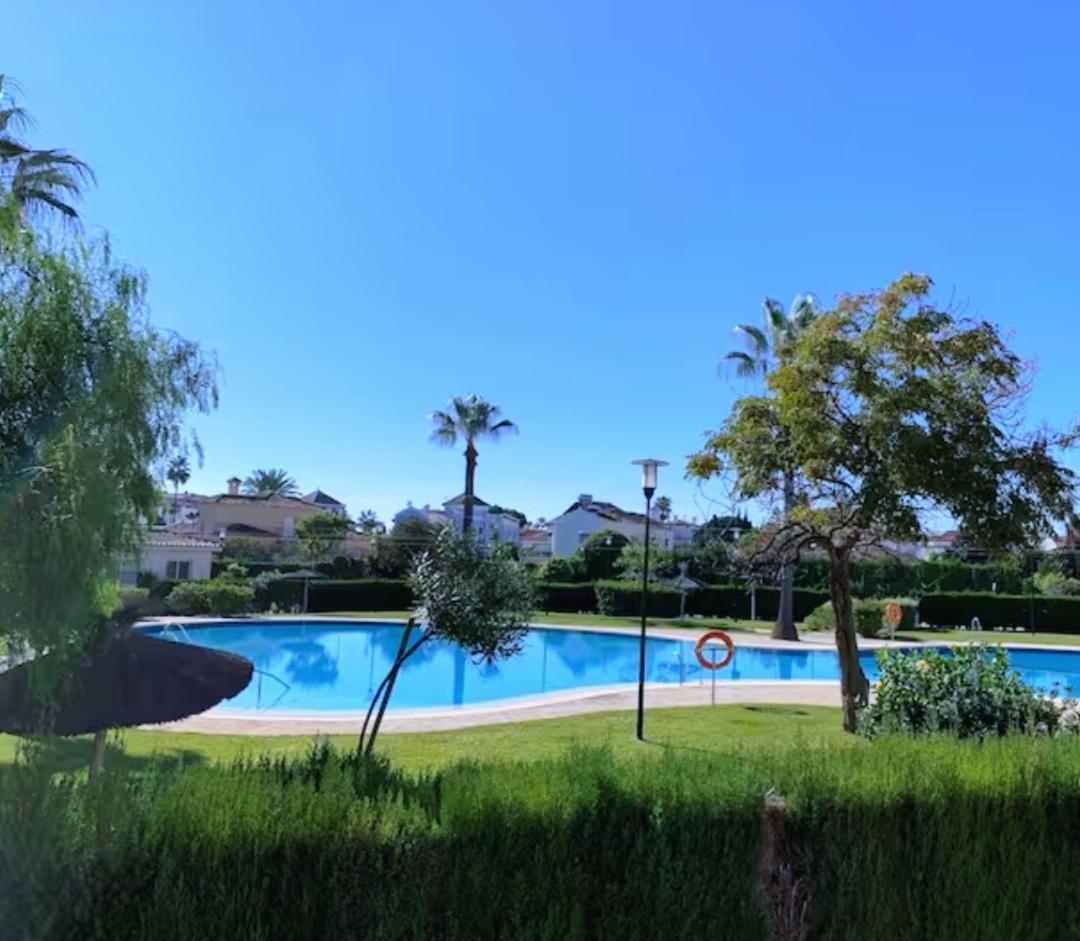 Apartment Junto Paseo Maritimo Piscinas Jardines Y Parking